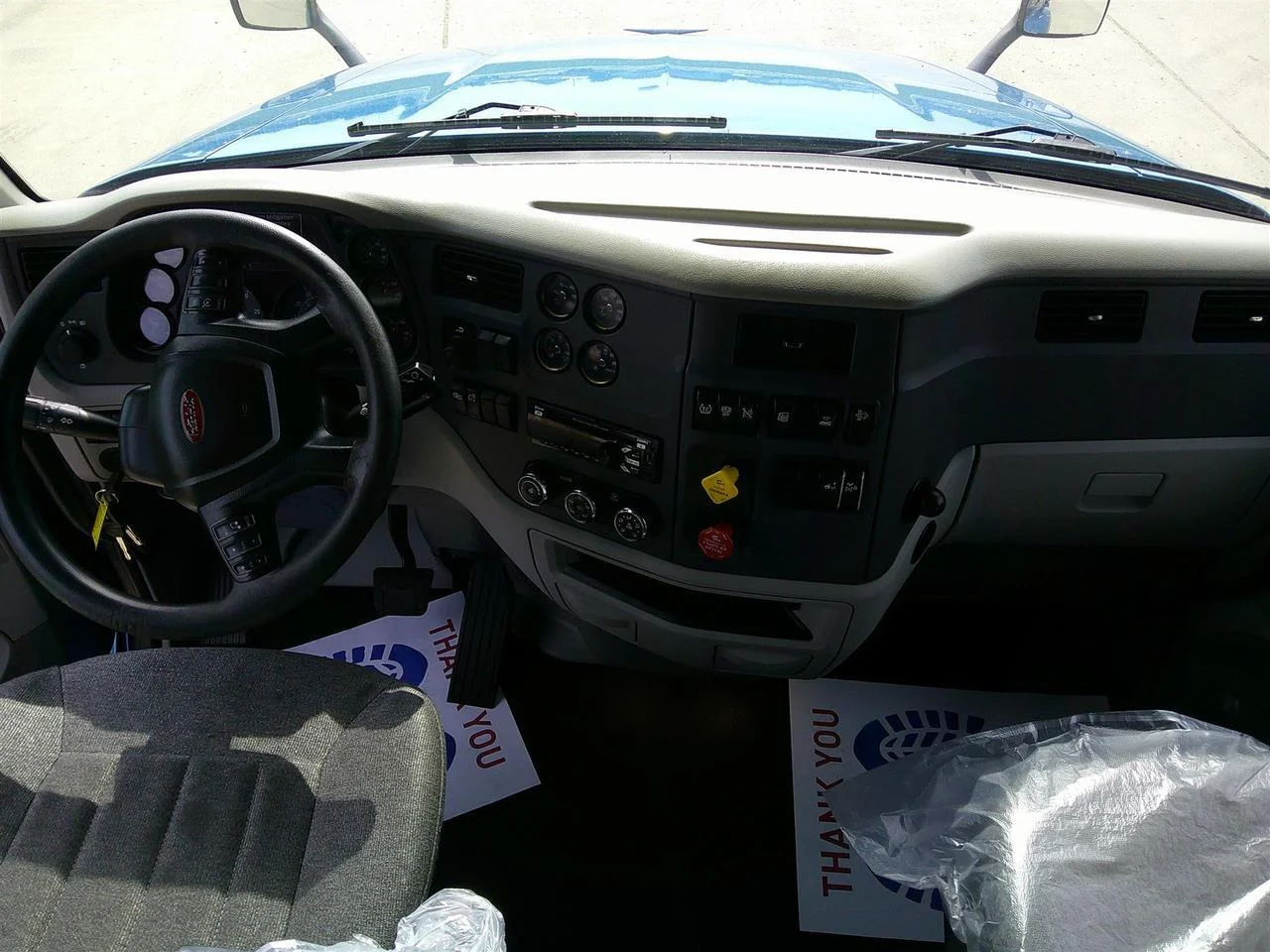 2021 Peterbilt 579 in Fargo, ND — photo 11