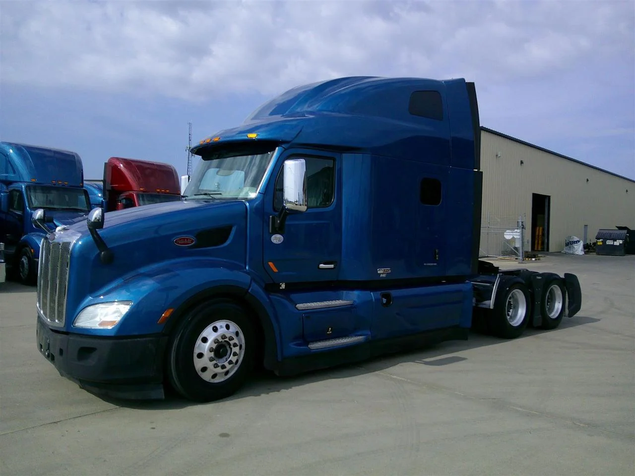2021 Peterbilt 579 in Fargo, ND — photo 12