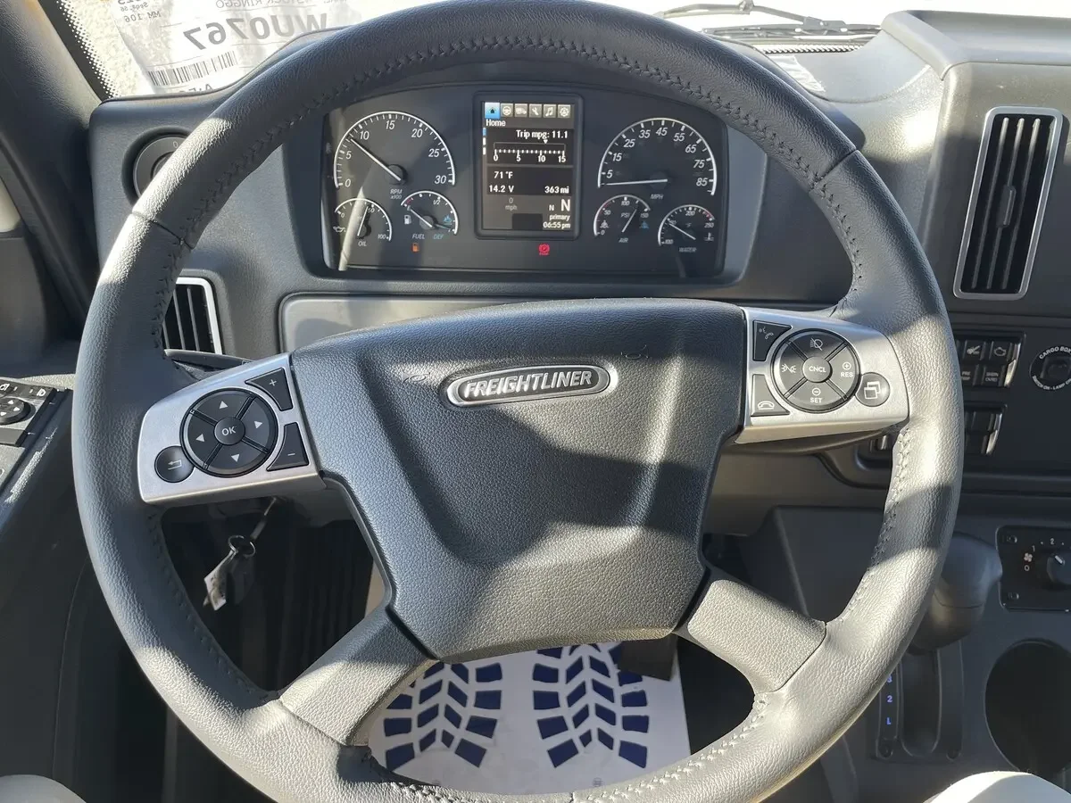 2026 Freightliner M2 106 - image 24