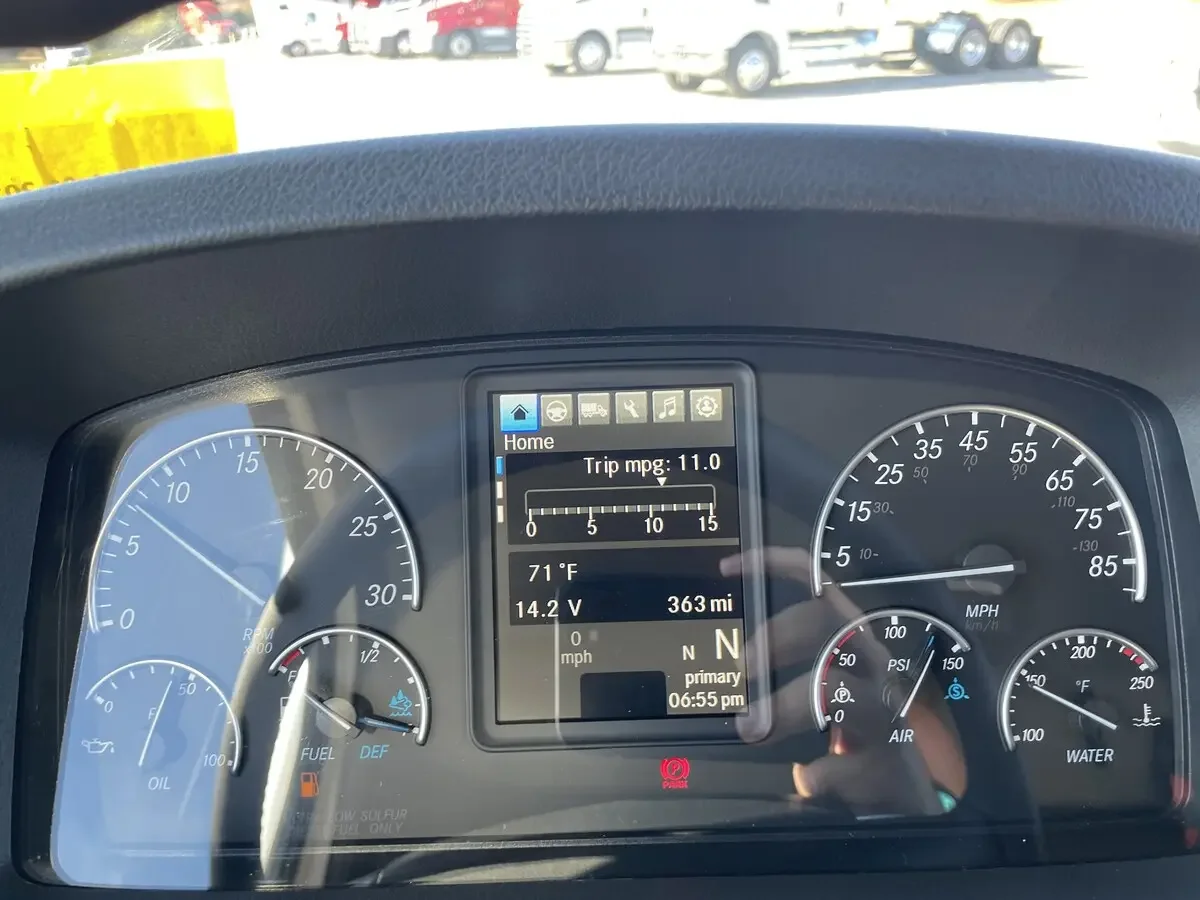 2026 Freightliner M2 106 - image 25