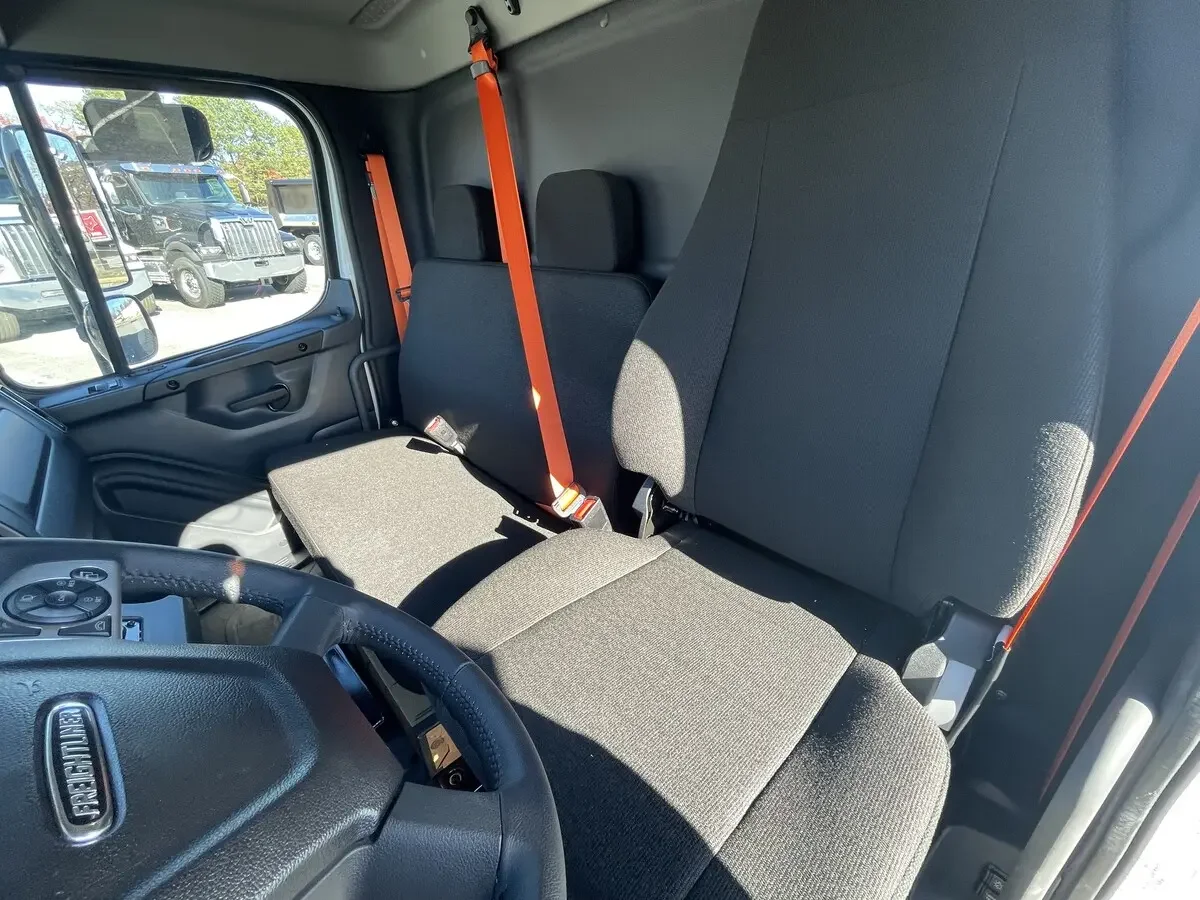 2026 Freightliner M2 106 - image 23