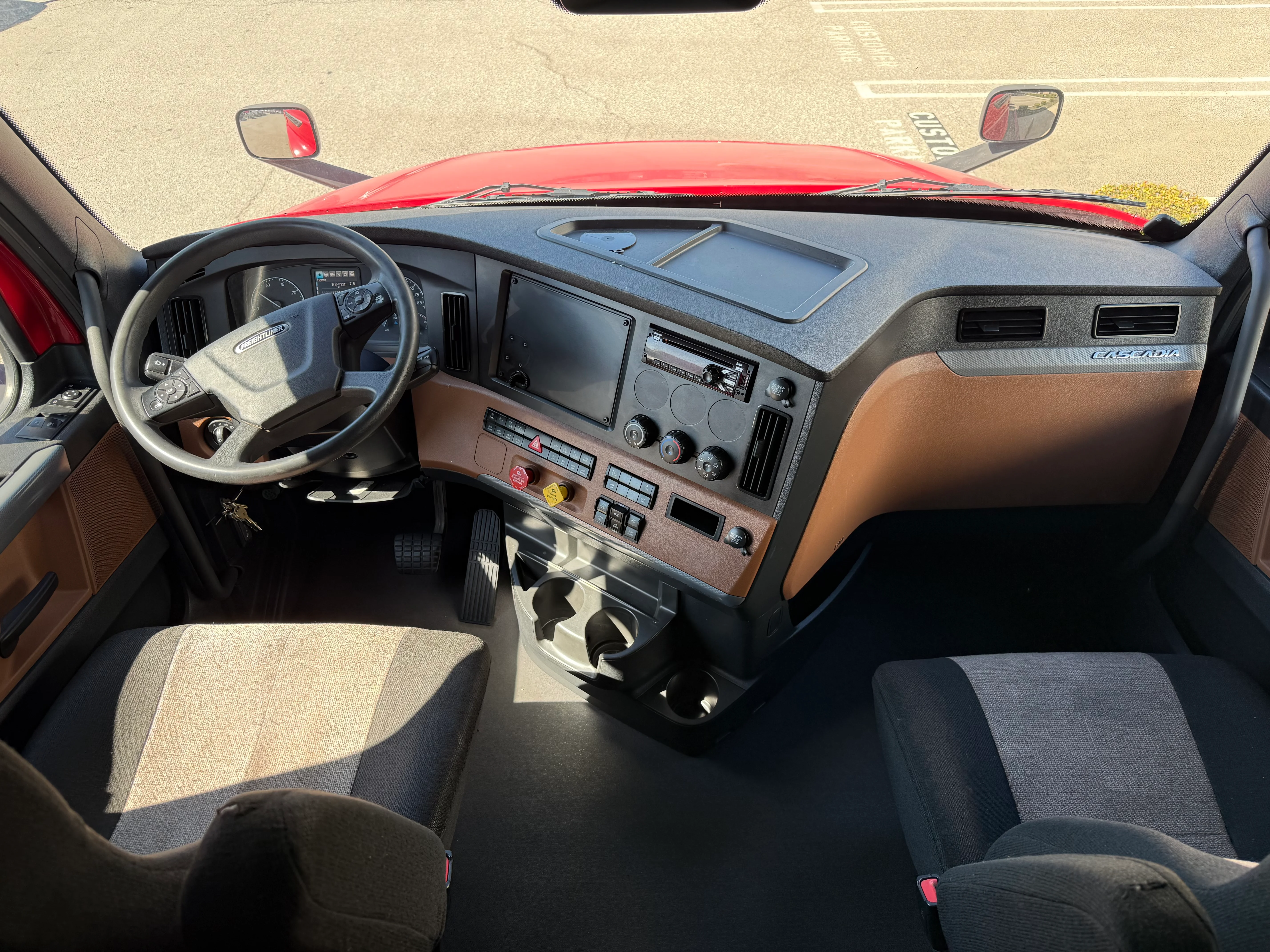 2021 Freightliner Cascadia in Selectrucks Fontana, CA — photo 16