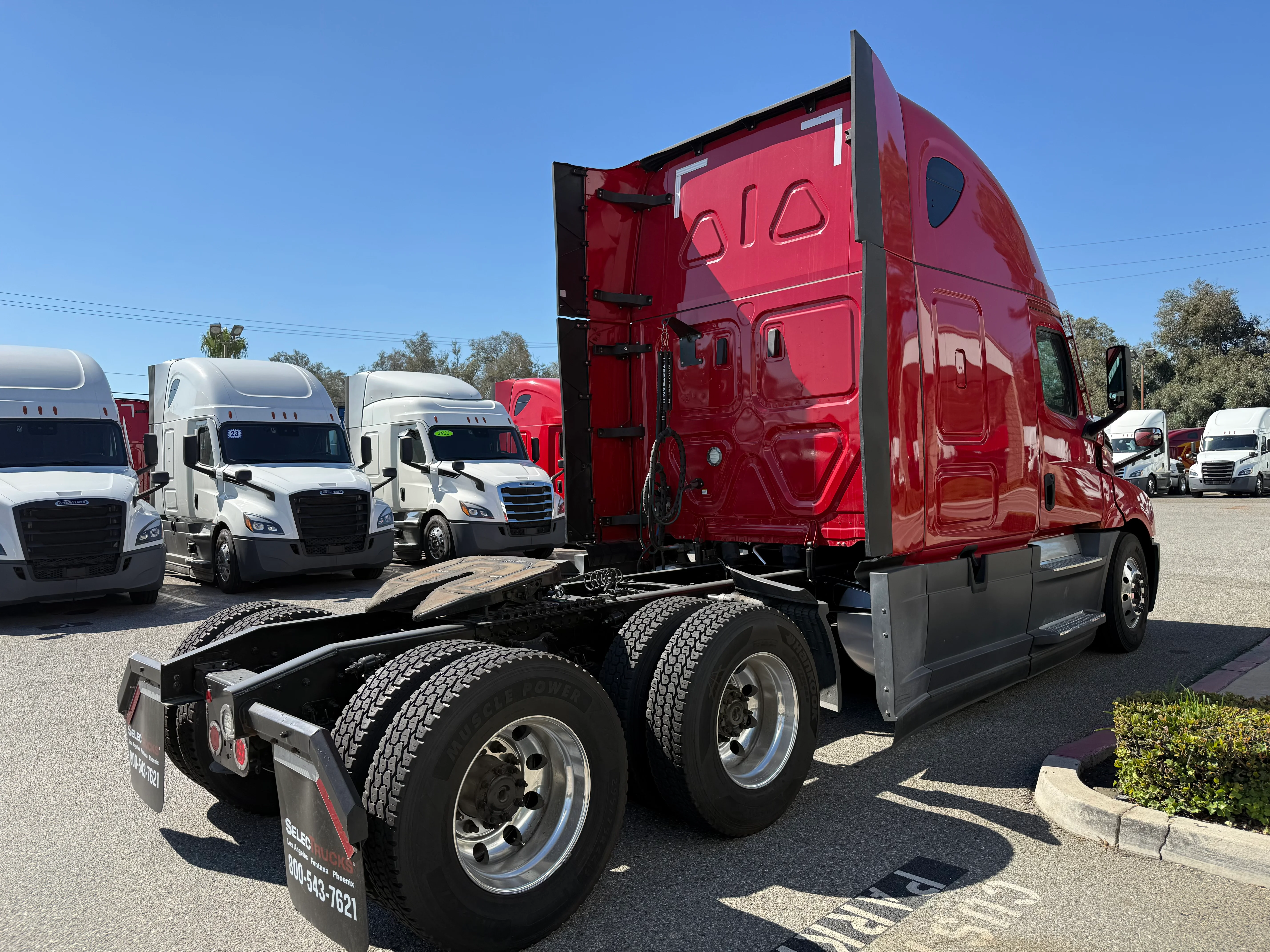 2021 Freightliner Cascadia in Selectrucks Fontana, CA — photo 7