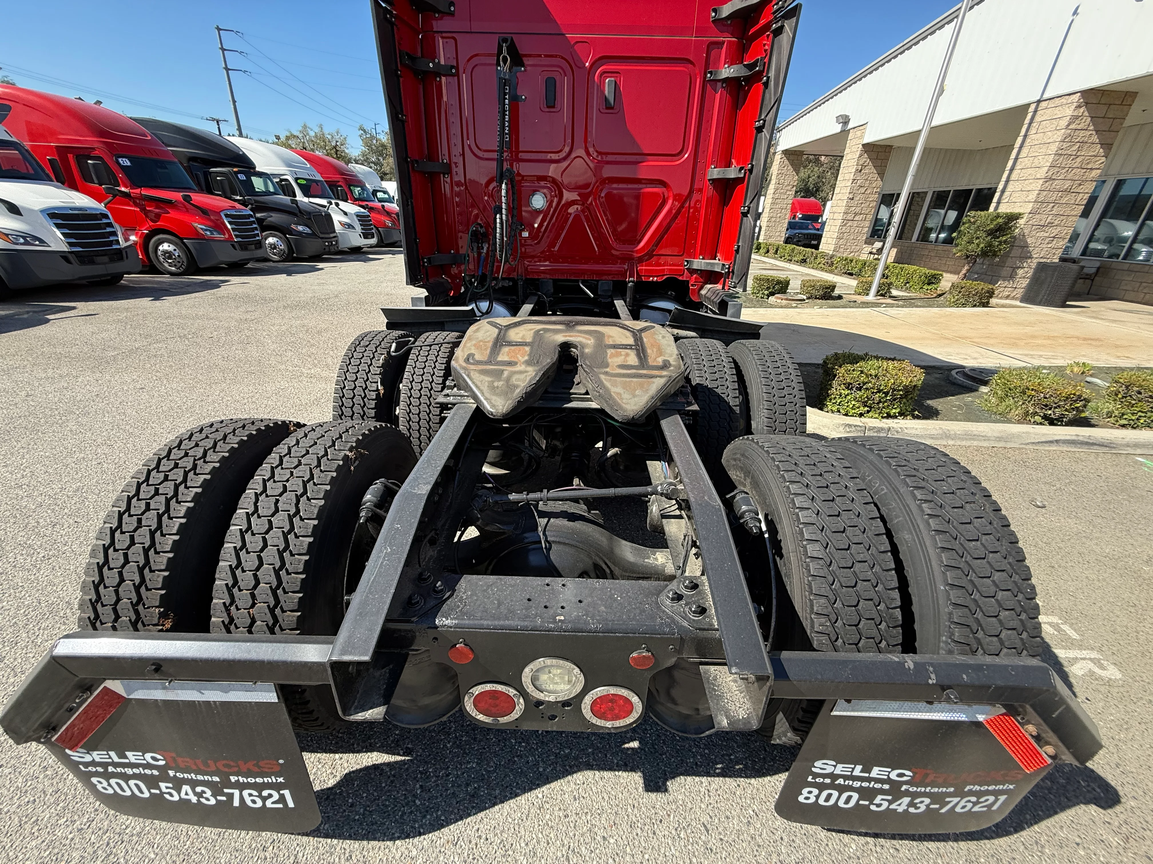 2021 Freightliner Cascadia in Selectrucks Fontana, CA — photo 6
