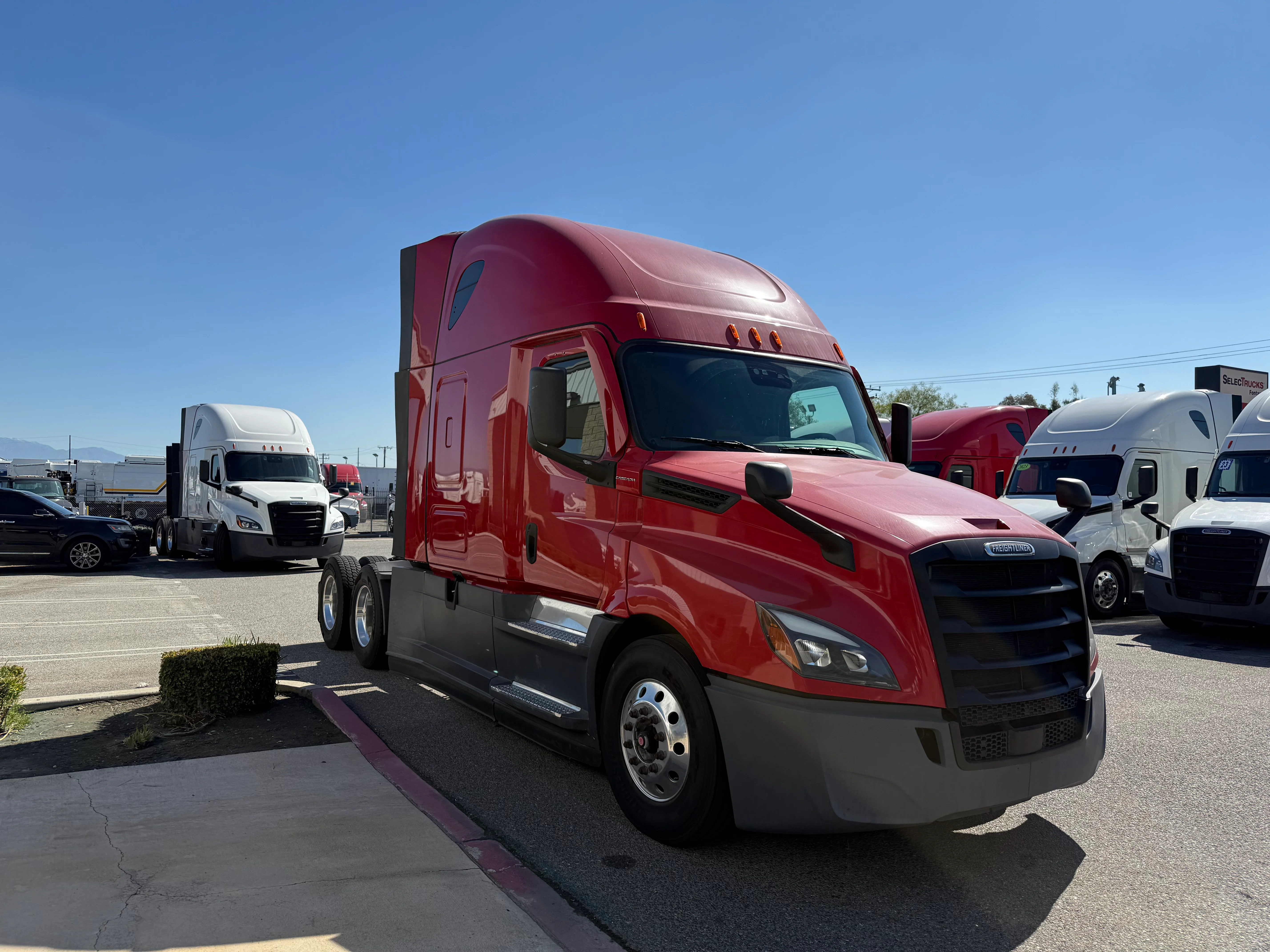 2021 Freightliner Cascadia in Selectrucks Fontana, CA — photo 9