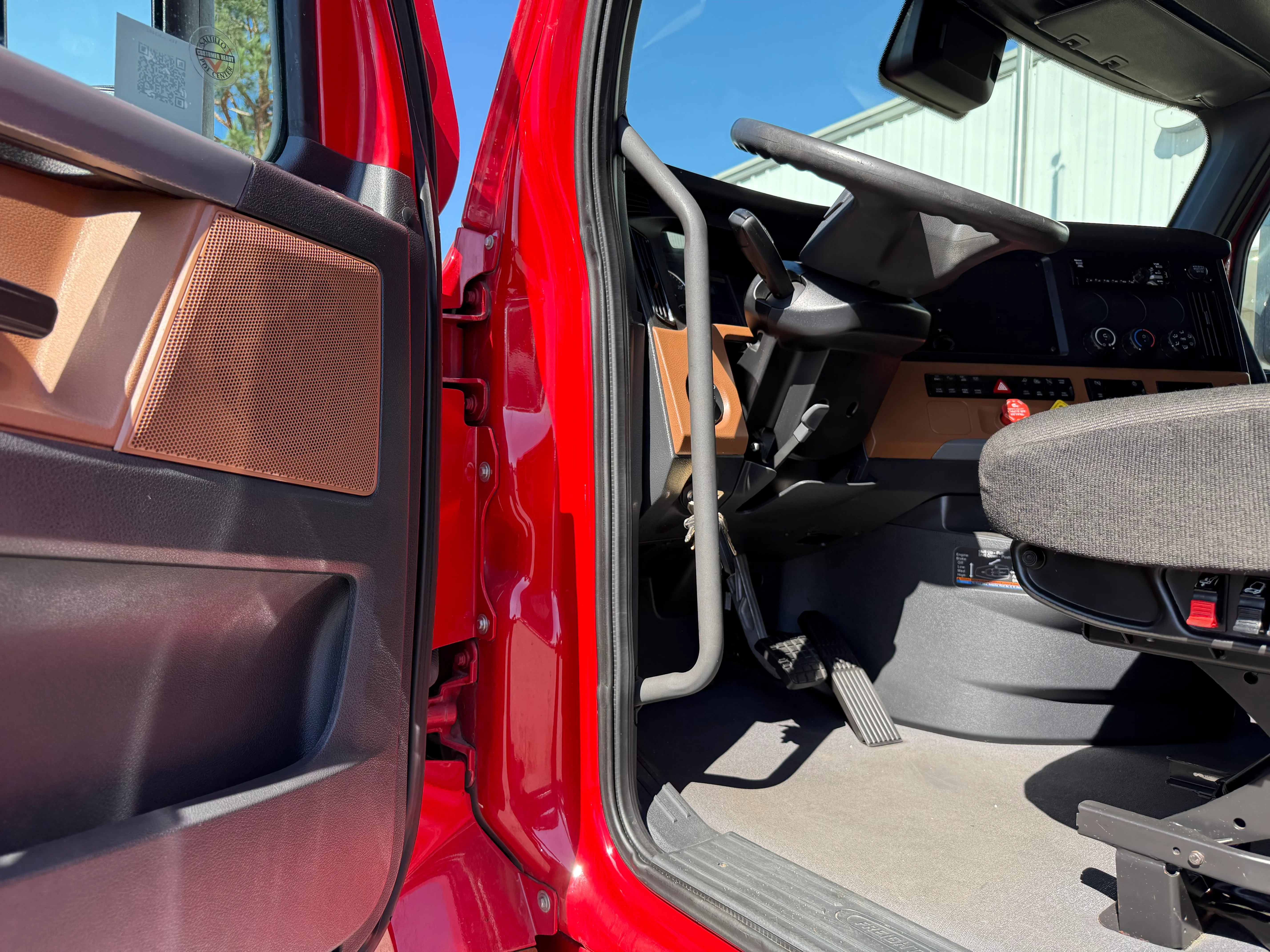 2021 Freightliner Cascadia in Selectrucks Fontana, CA — photo 19