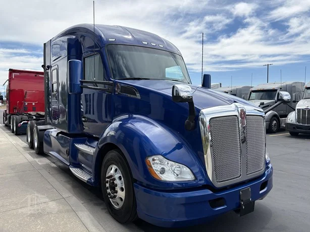 2022 Kenworth T680 in Salt Lake City, UT — photo 2