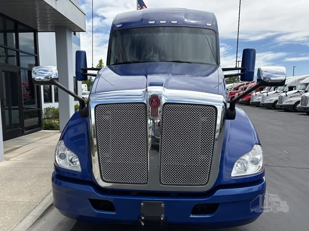 2022 Kenworth T680 in Salt Lake City, UT — photo 3