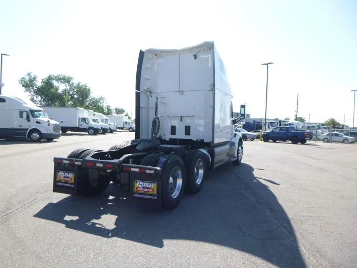 2021 Peterbilt 579 - image 8