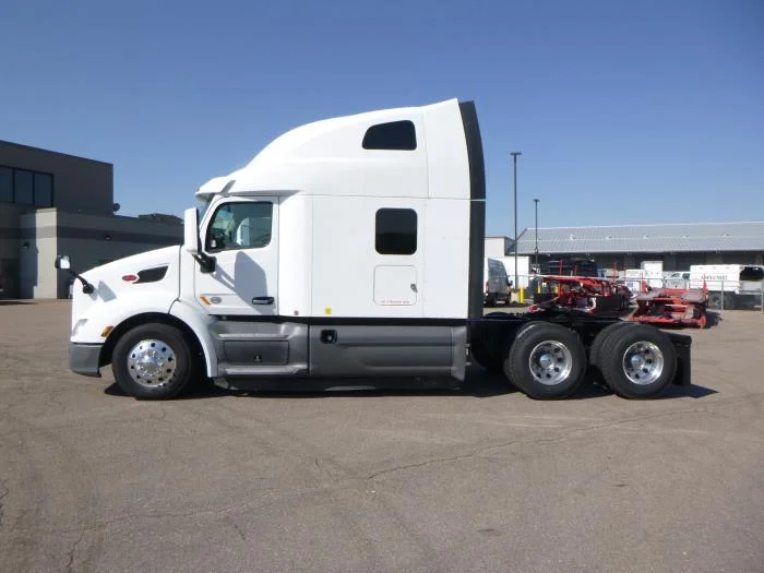 2021 Peterbilt 579 in Denver, CO — photo 5