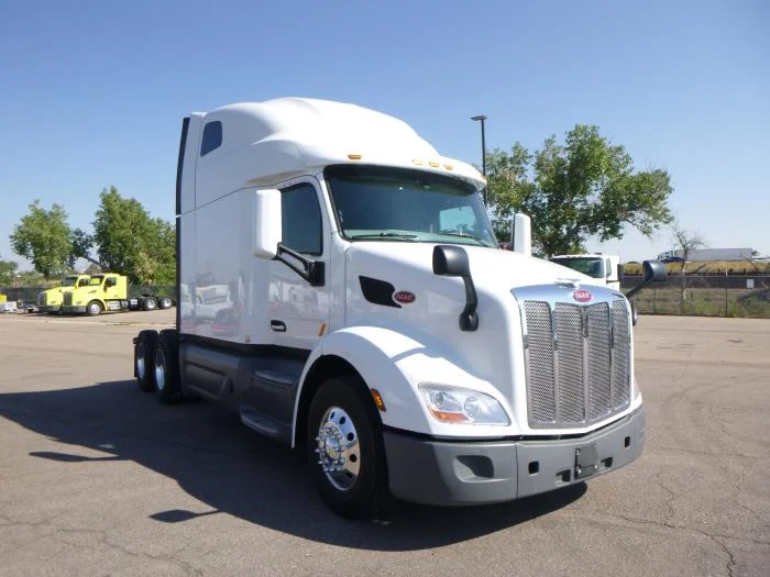 2021 Peterbilt 579 - image 3