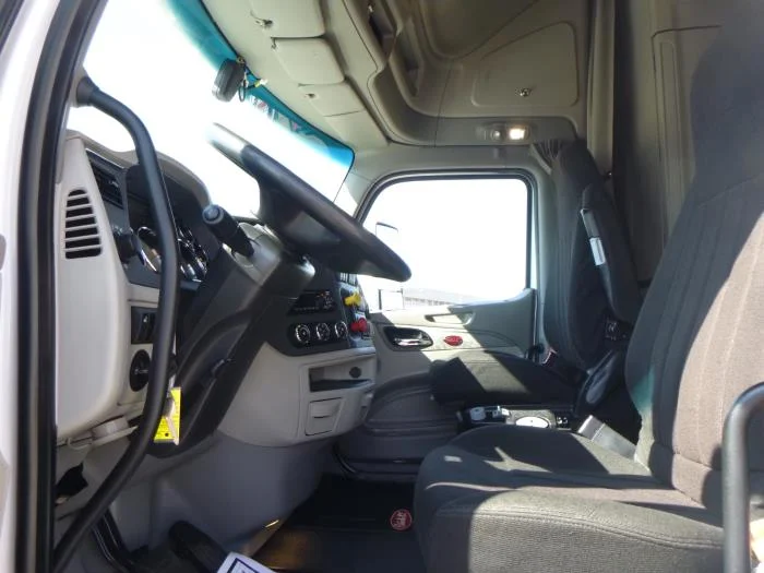 2021 Peterbilt 579 - image 11