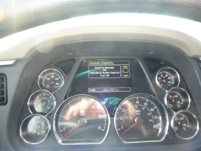 2021 Peterbilt 579 - image 12