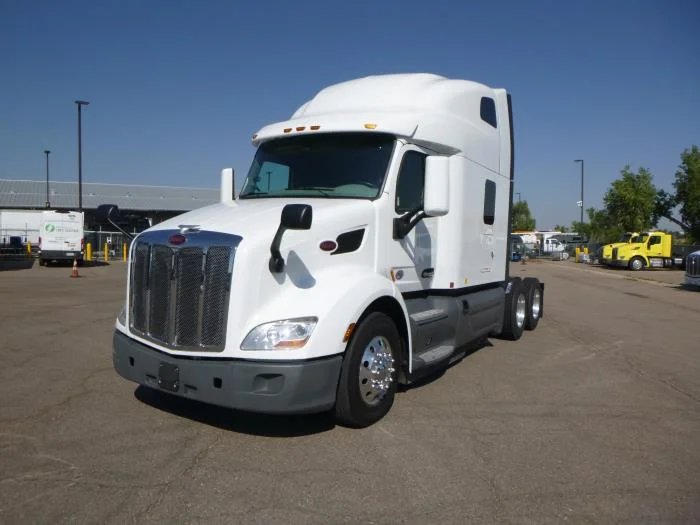 2021 Peterbilt 579 - image 2