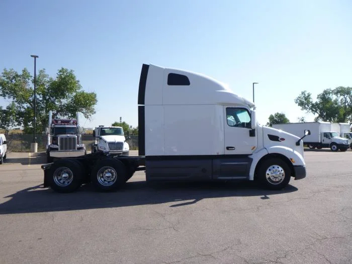 2021 Peterbilt 579 in Denver, CO — photo 9