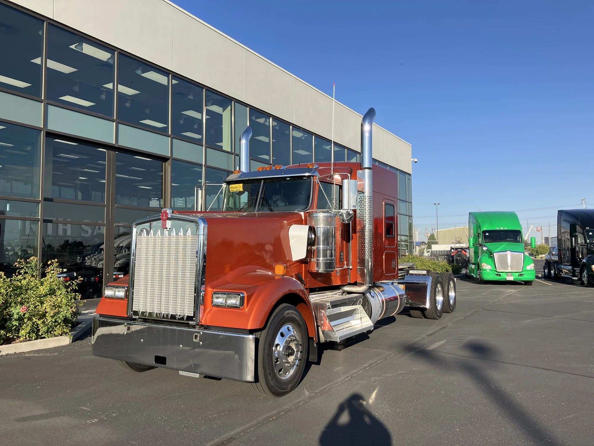 2027 Kenworth W900
