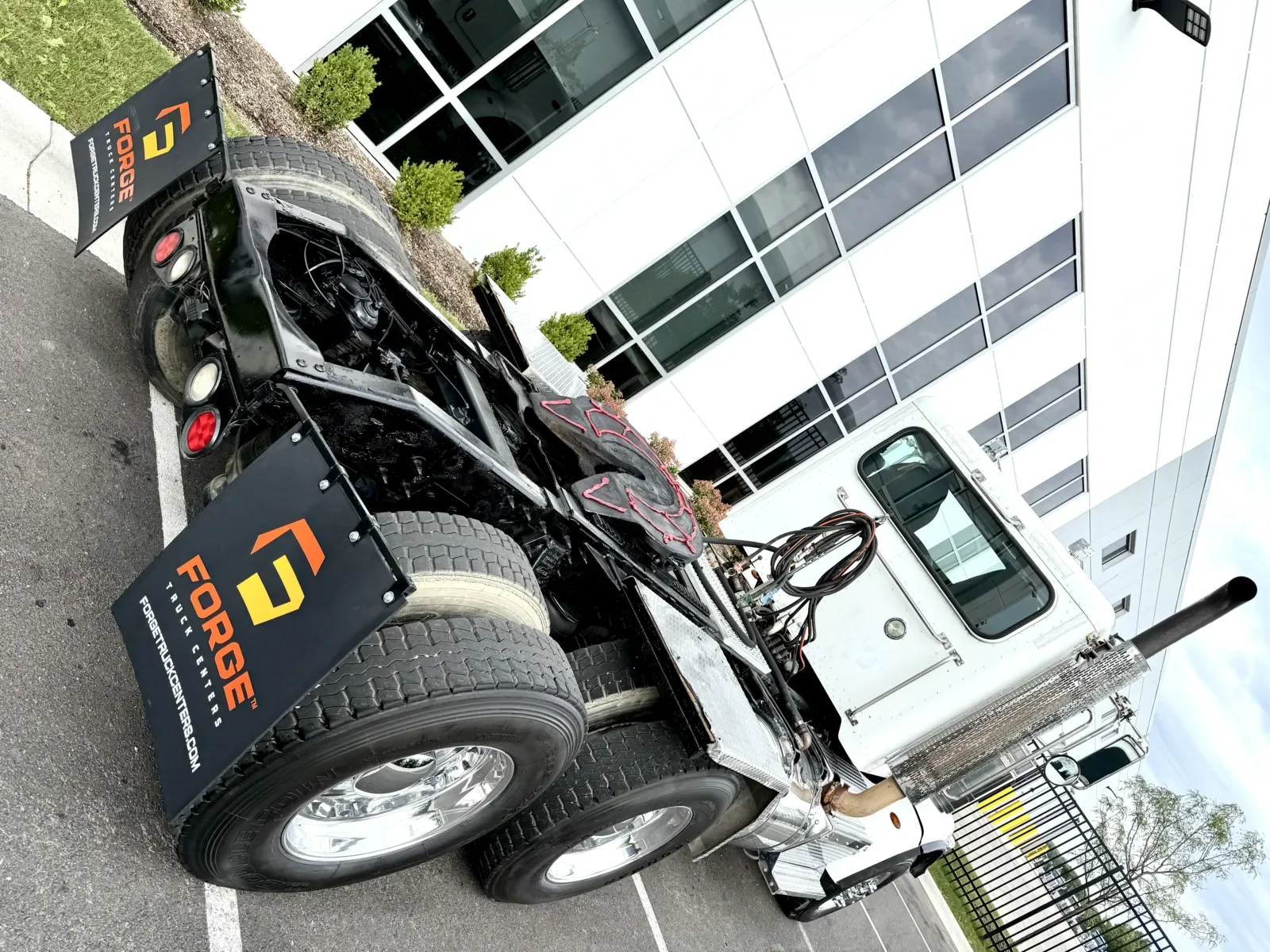 2015 Peterbilt 367 in New Lenox, IL — photo 11