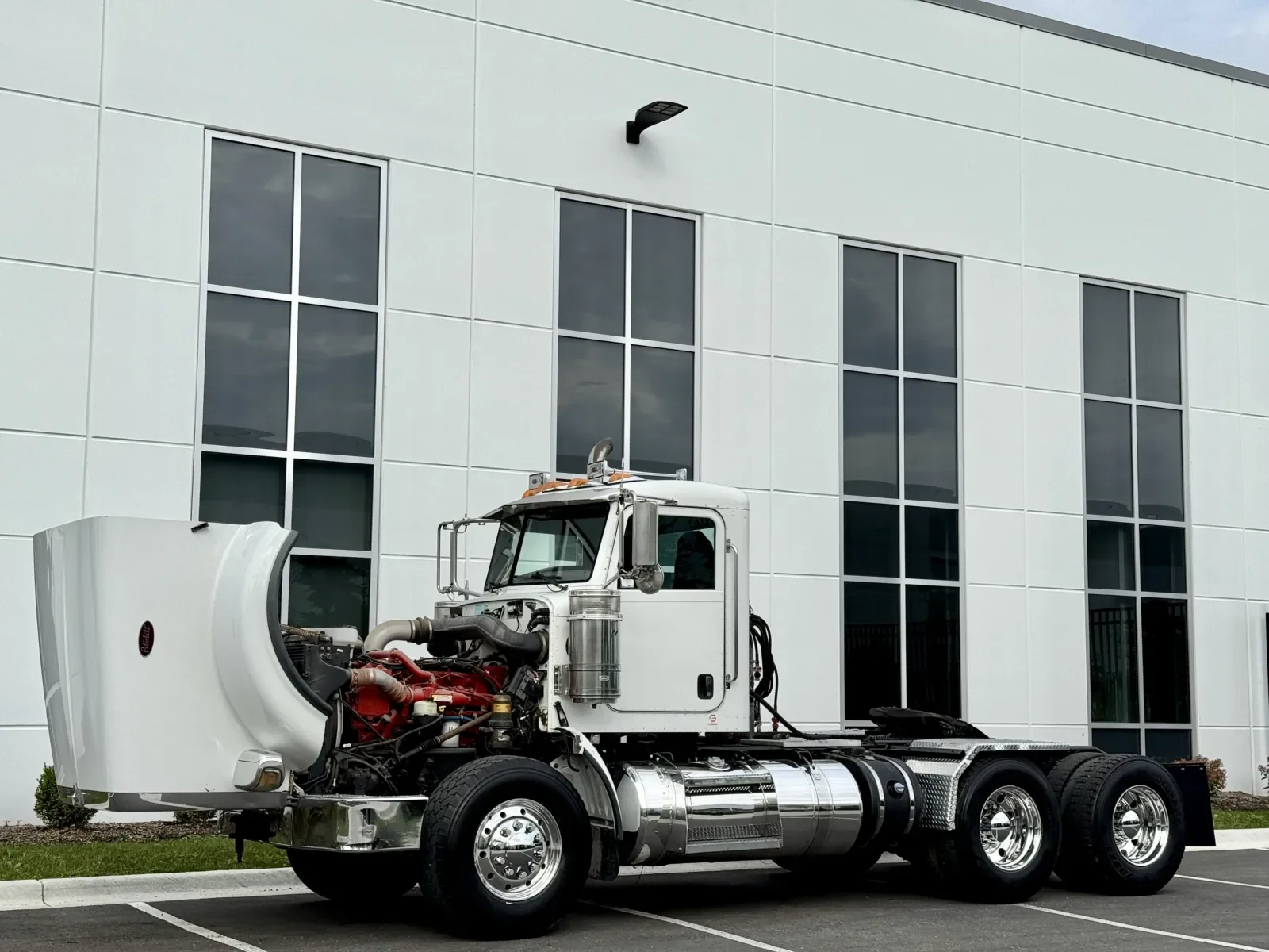 2015 Peterbilt 367 in New Lenox, IL — photo 10