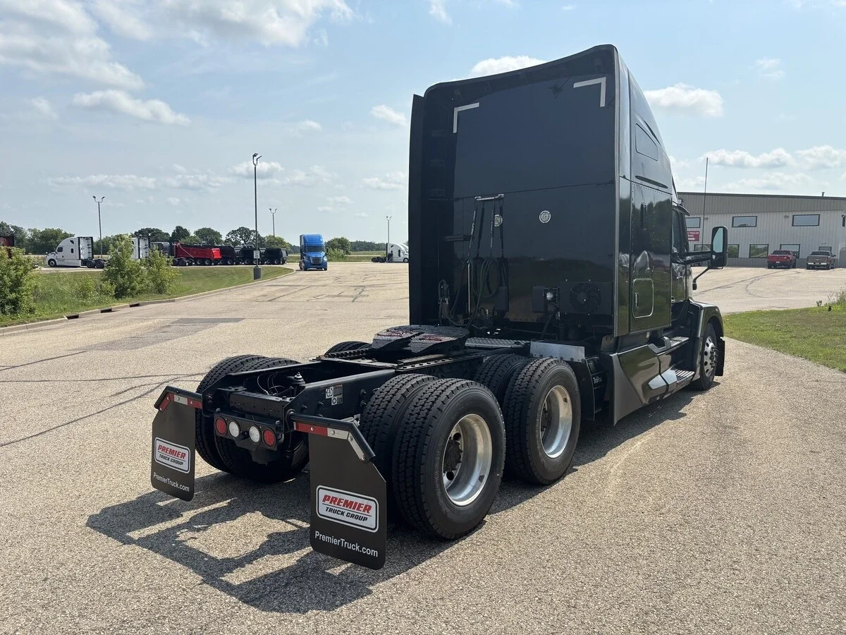 2023 Kenworth T680 — photo 5
