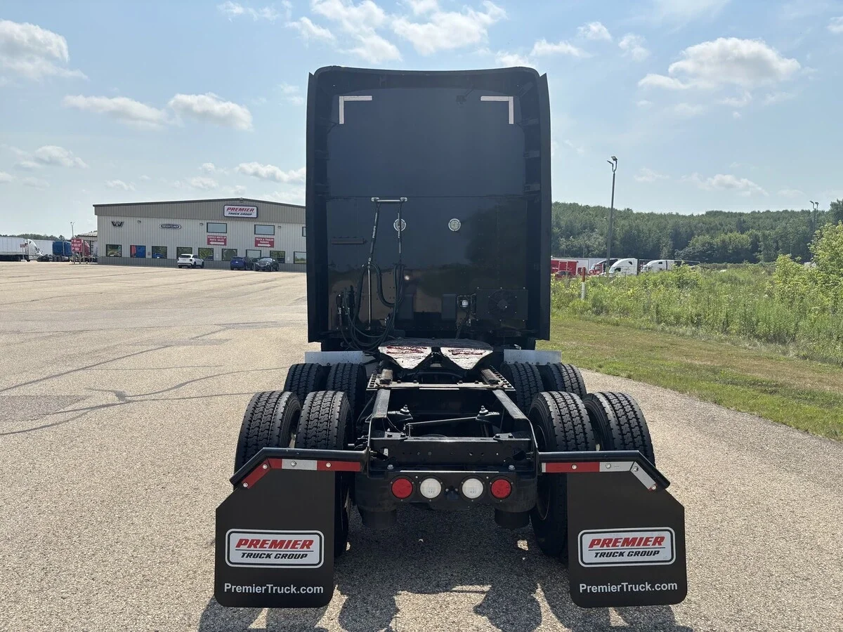 2023 Kenworth T680 — photo 7