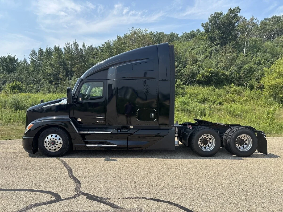 2023 Kenworth T680 — photo 9