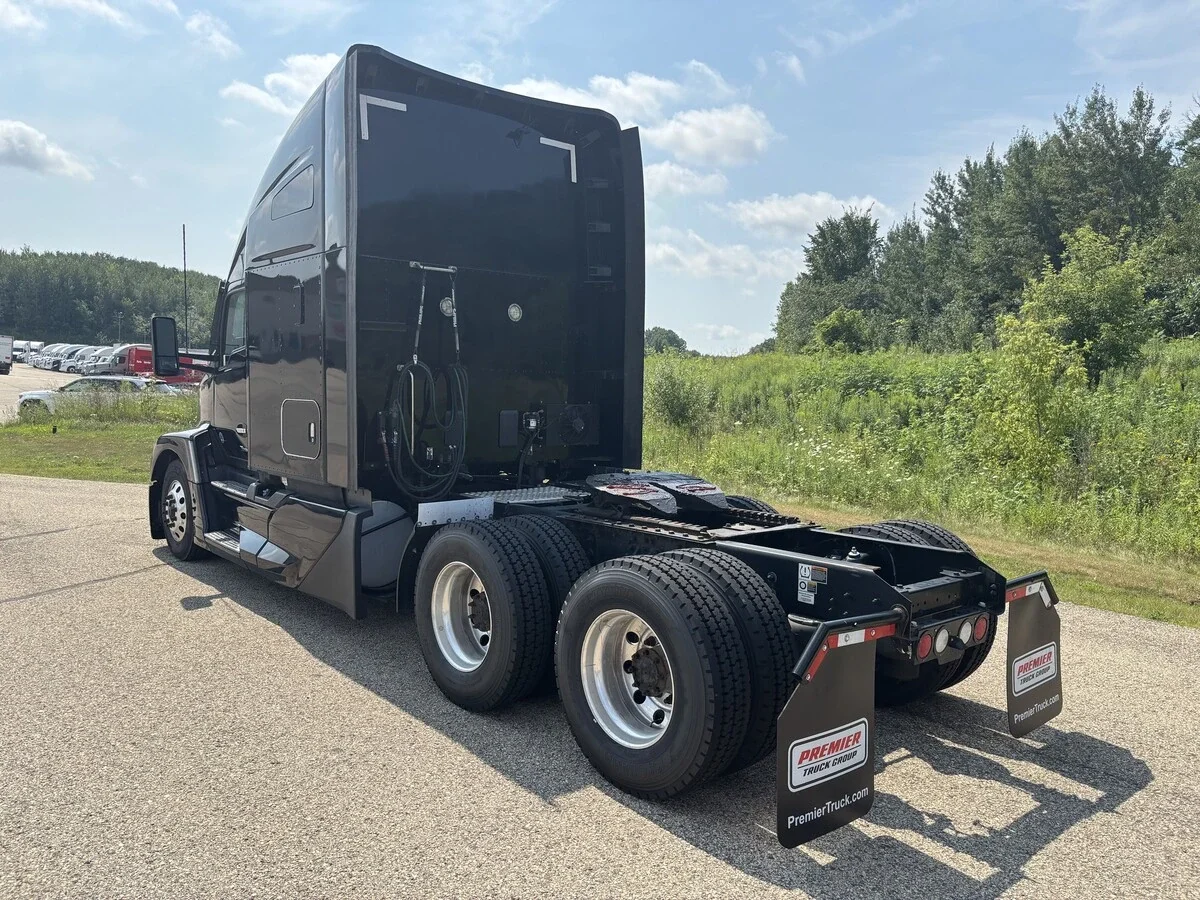 2023 Kenworth T680 — photo 8