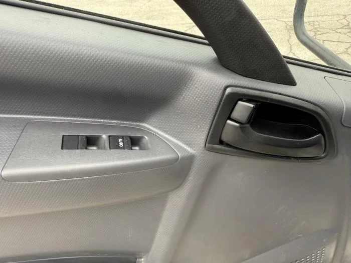 2025 Isuzu NQR - image 11