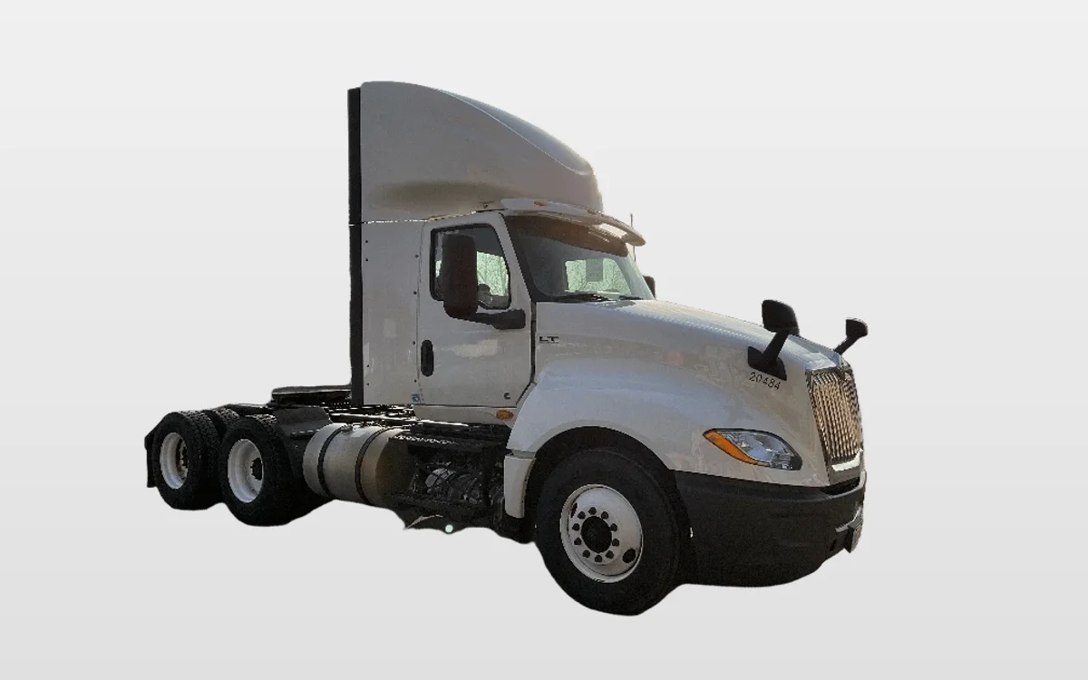 2020 International LT - image 1