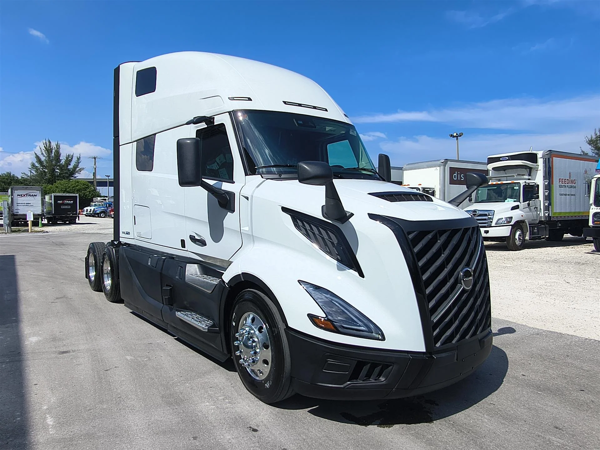 2027 Volvo VNL 860 in Fort Lauderdale, FL — photo 3