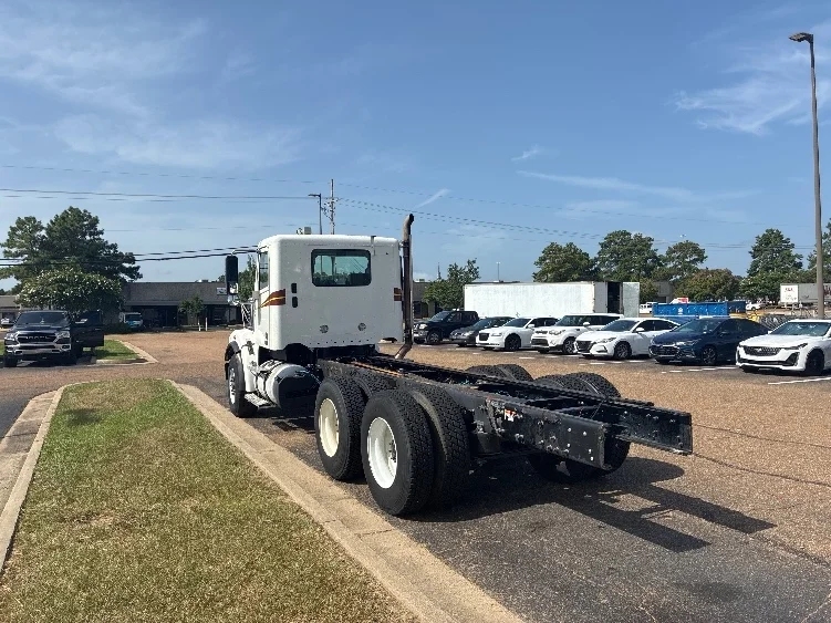2020 Freightliner Coronado in Richland, MS — photo 6