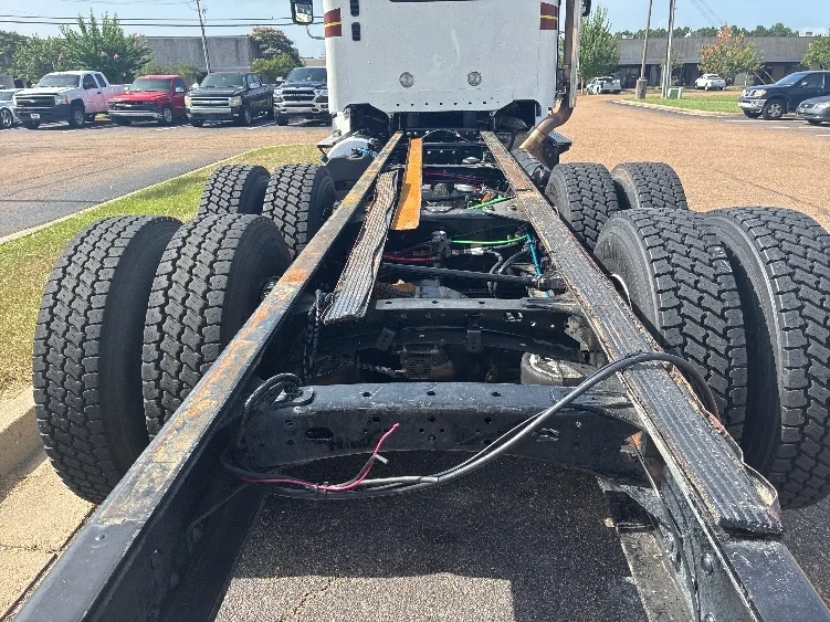 2020 Freightliner Coronado in Richland, MS — photo 8