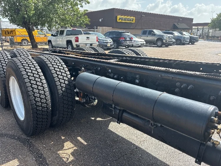 2020 Freightliner Coronado in Richland, MS — photo 10