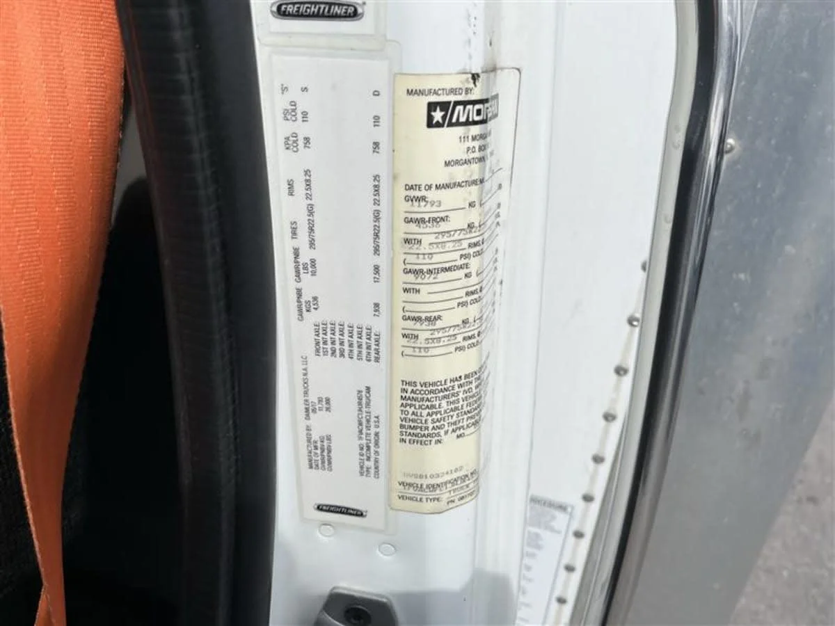 2018 Freightliner M2 106 - image 11