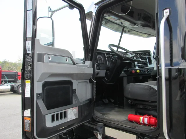 2022 Mack Pinnacle - image 13