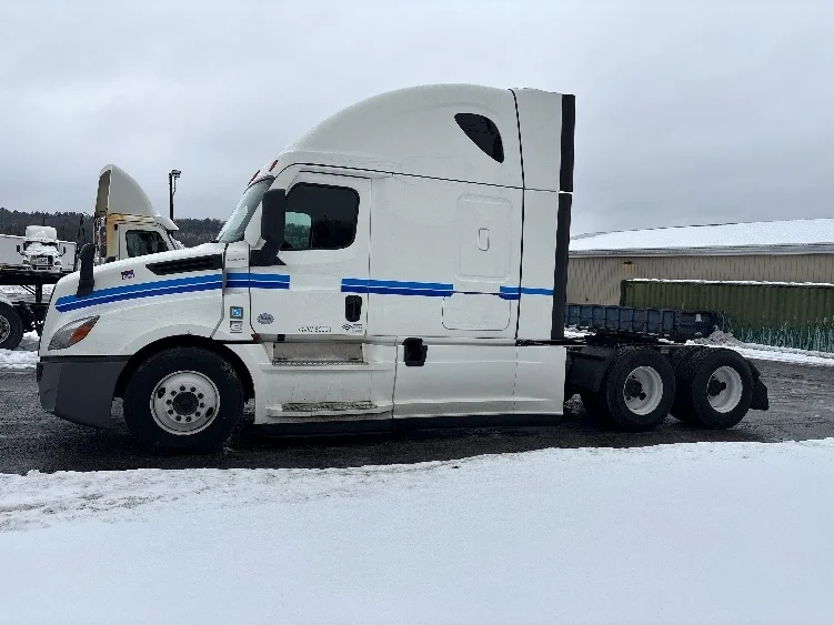 2023 Freightliner Cascadia in Coxsackie, NY — photo 4