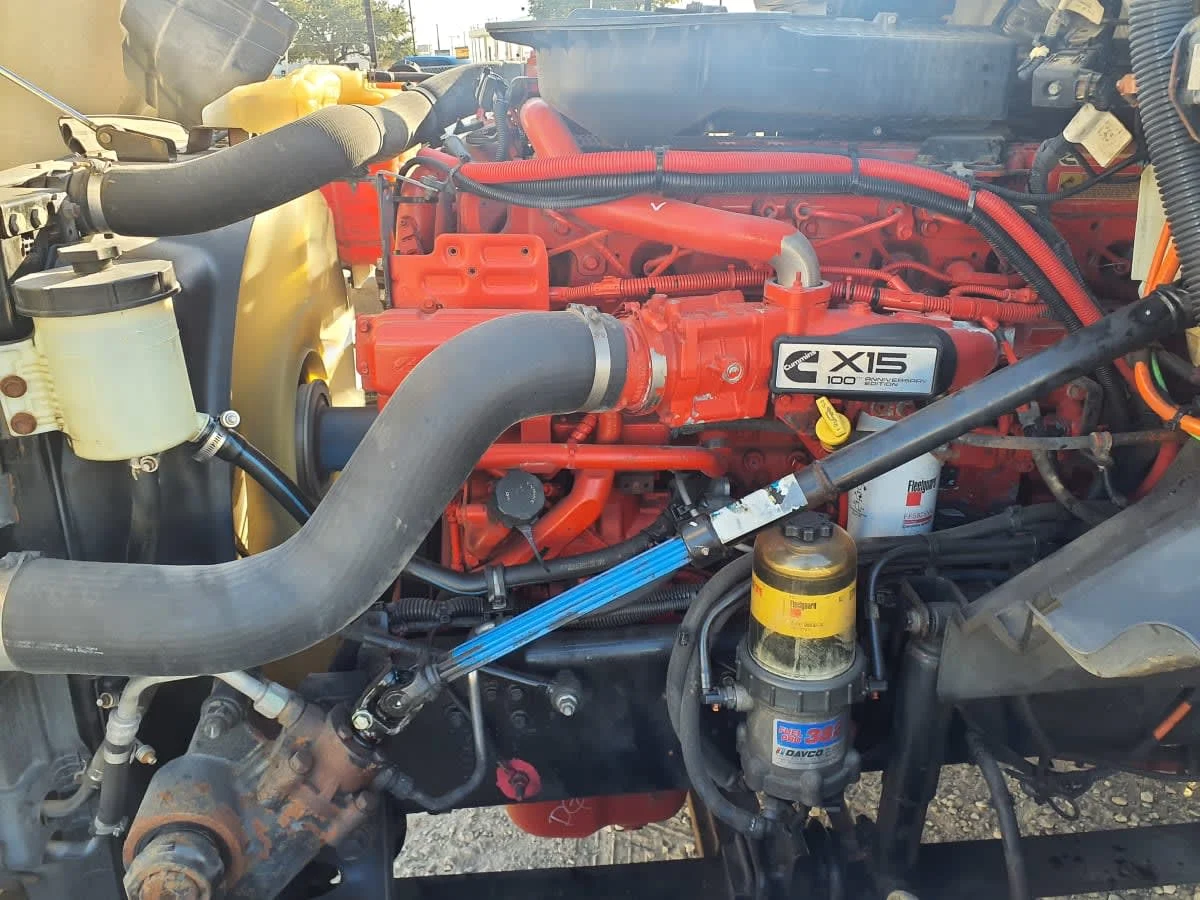 2020 International LT - image 9