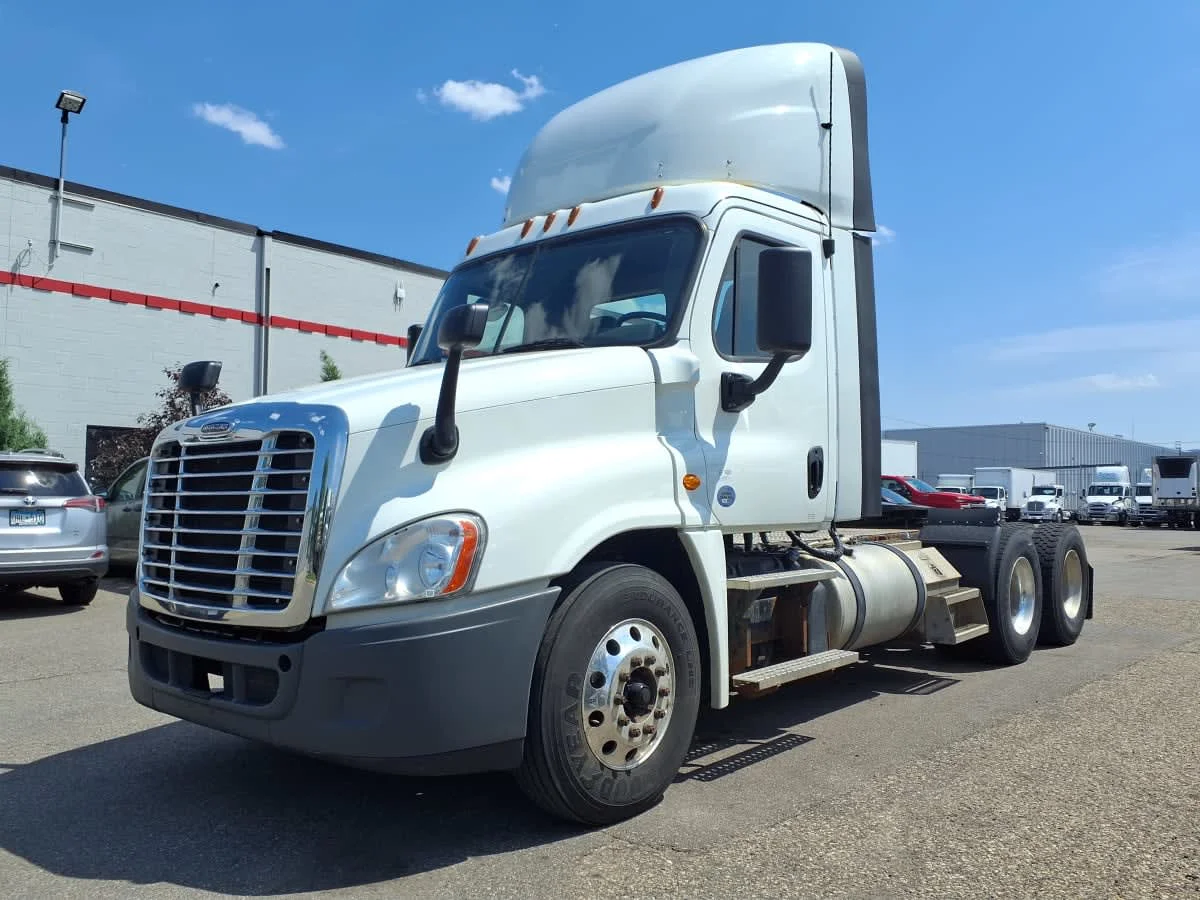 2018 Freightliner Cascadia in Minneapolis, MN