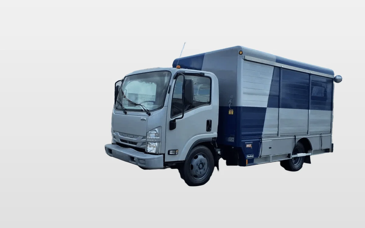 2019 Isuzu NRR - image 1
