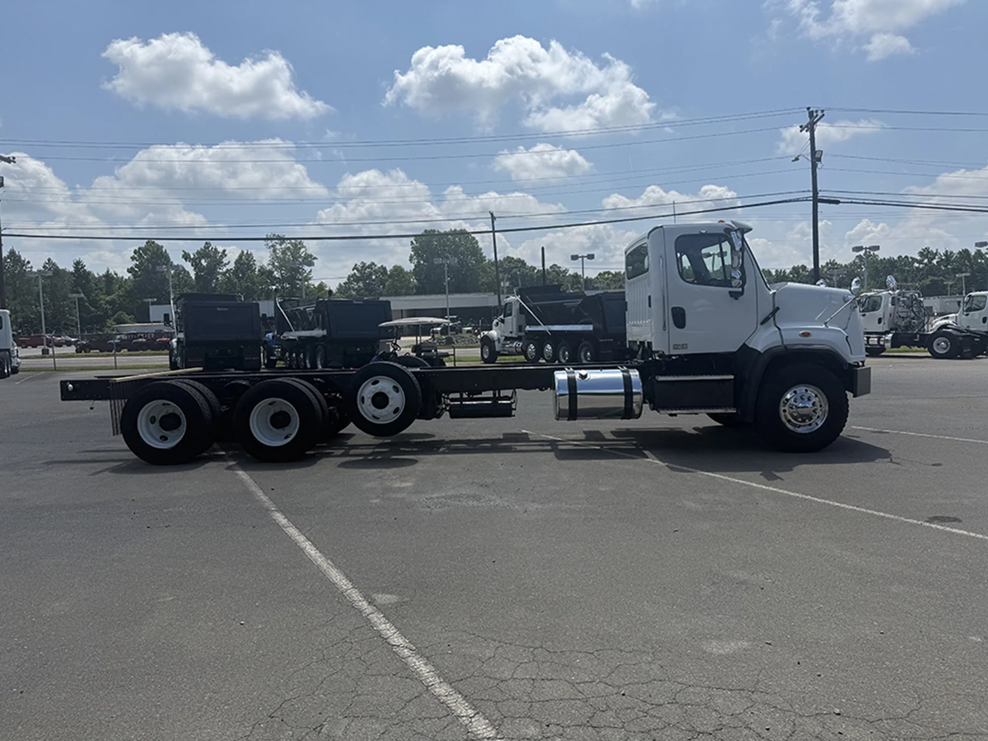 2016 Freightliner 108SD in Weyers Cave, VA — photo 3