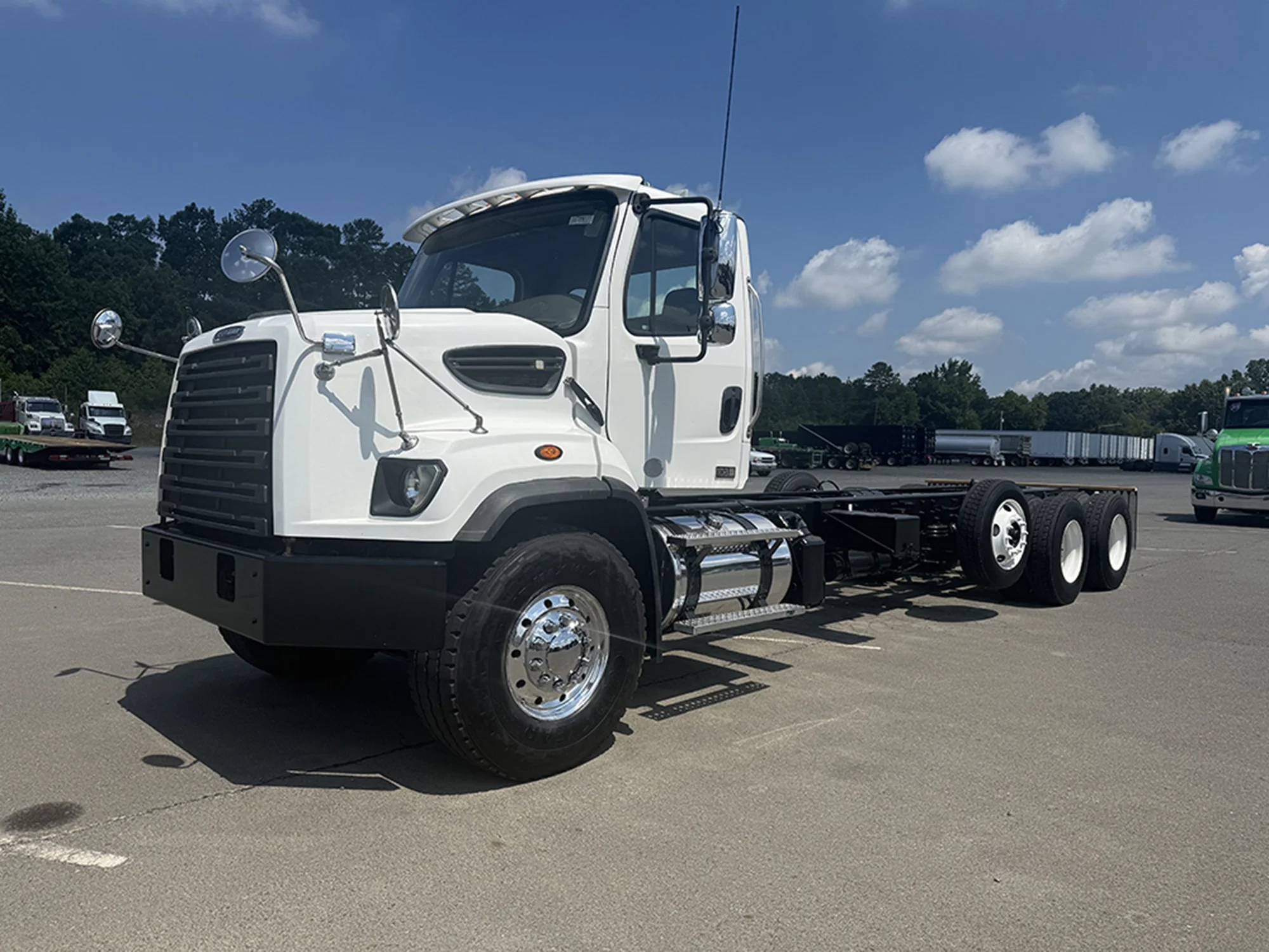 2016 Freightliner 108SD