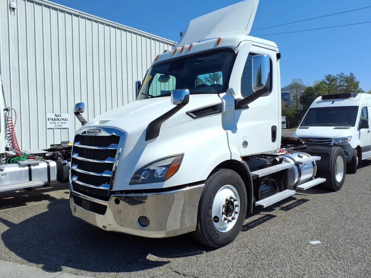 2020 Freightliner Cascadia in Knoxville, TN