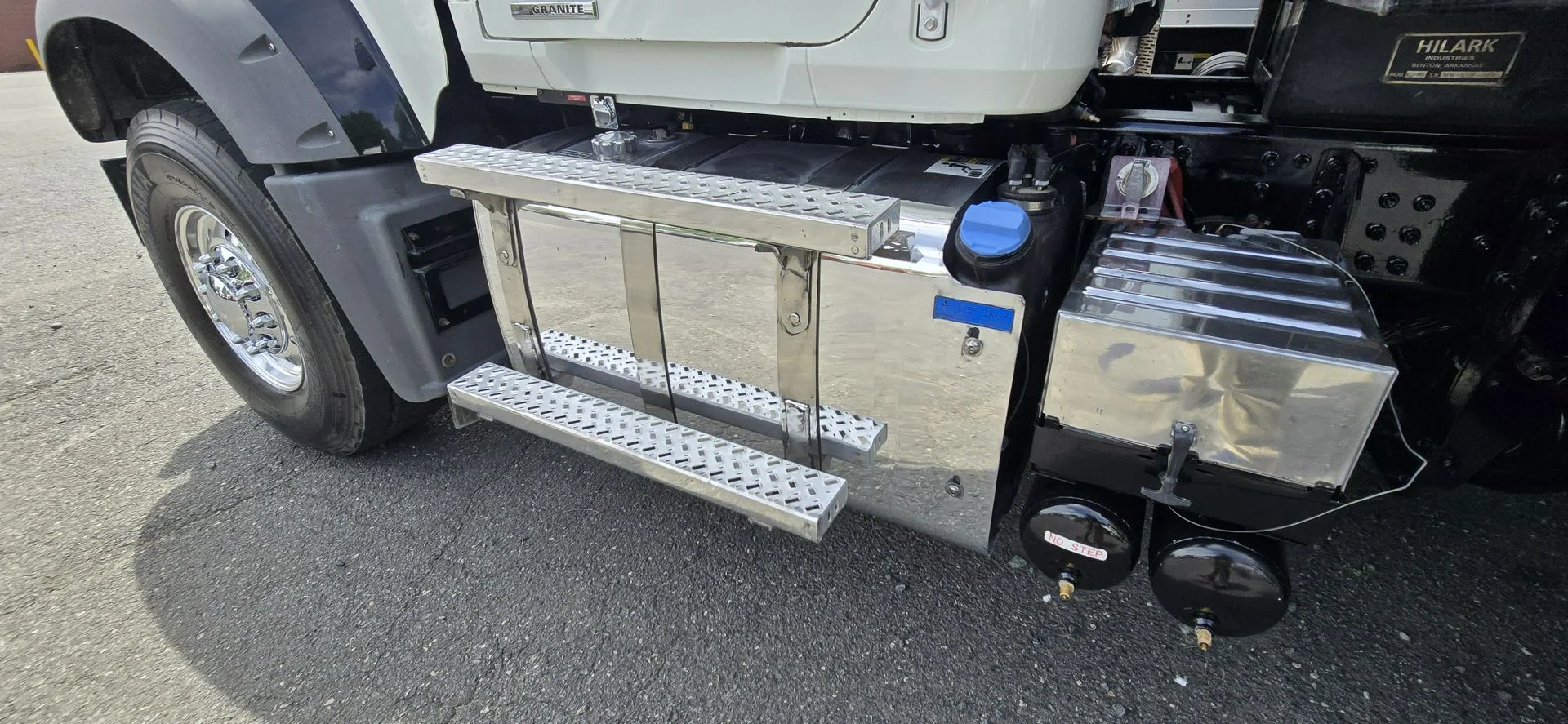 2024 Mack Granite - image 33