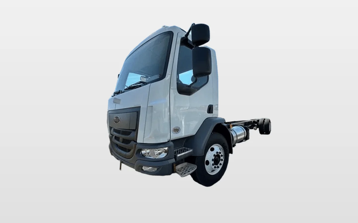 2025 Peterbilt 220EV - image 1