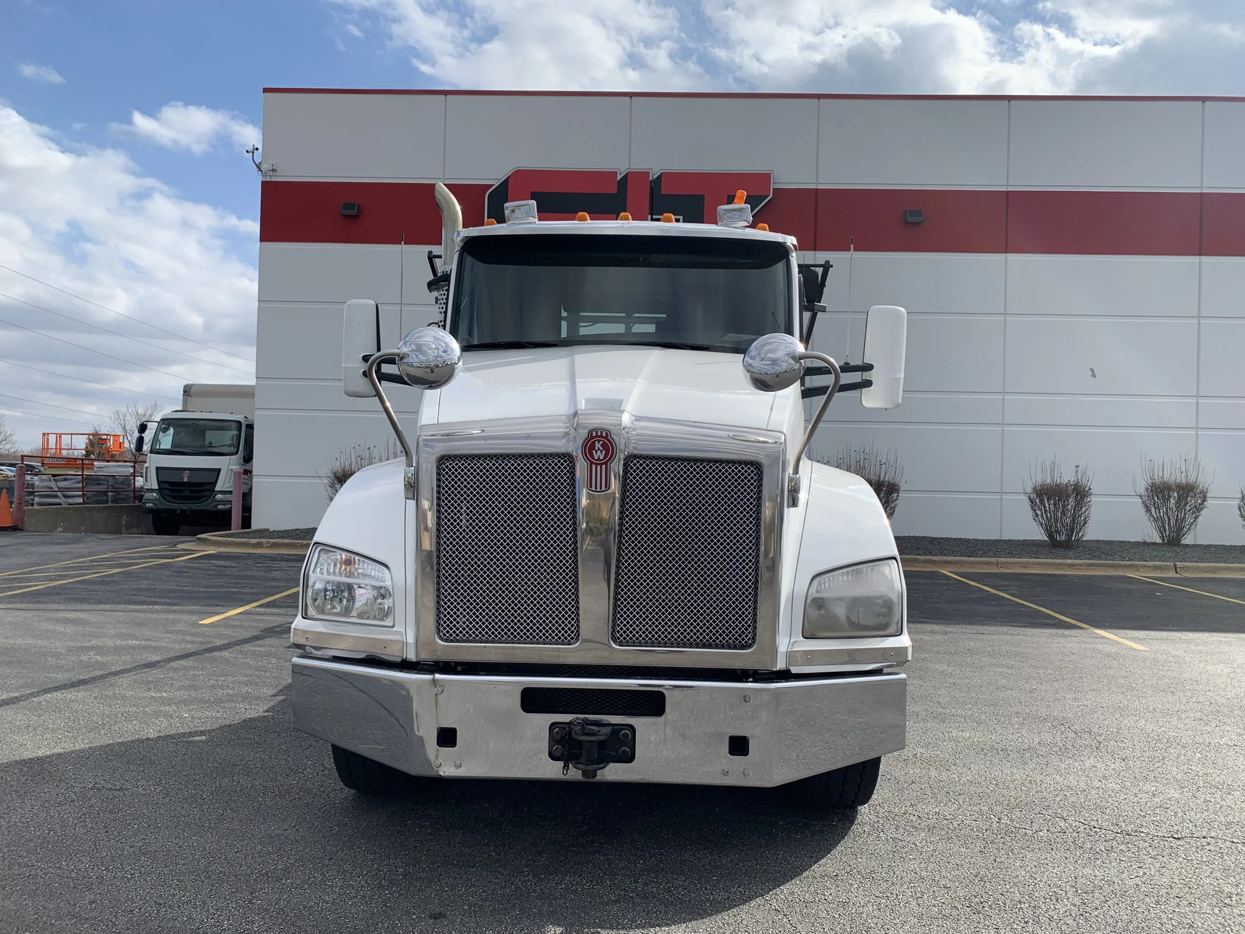 2020 Kenworth T880 - image 2
