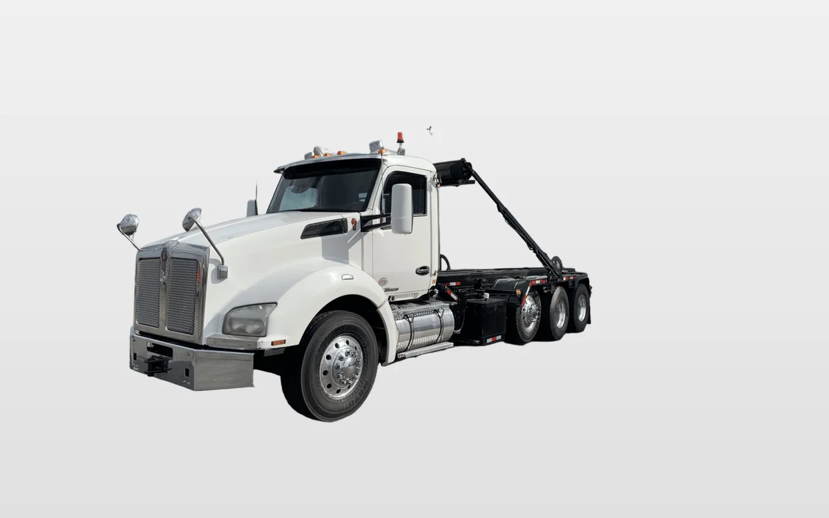 2020 Kenworth T880 - image 1