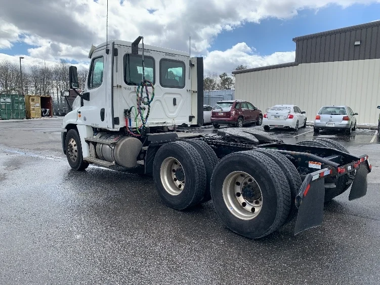 2020 Freightliner Cascadia in Pottsville, PA — photo 5