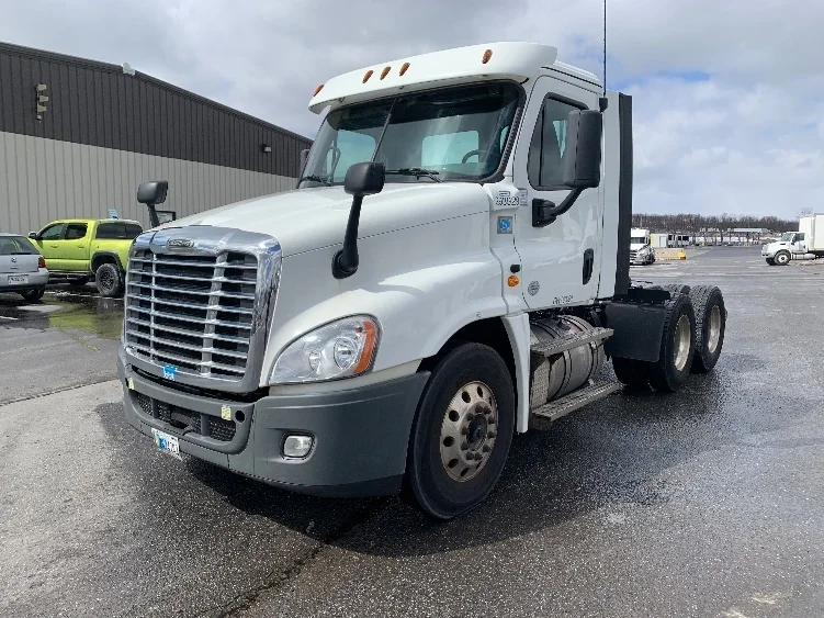 2020 Freightliner Cascadia in Pottsville, PA — photo 3