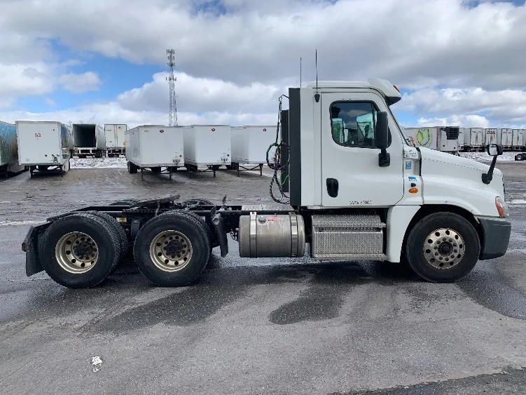 2020 Freightliner Cascadia in Pottsville, PA — photo 8