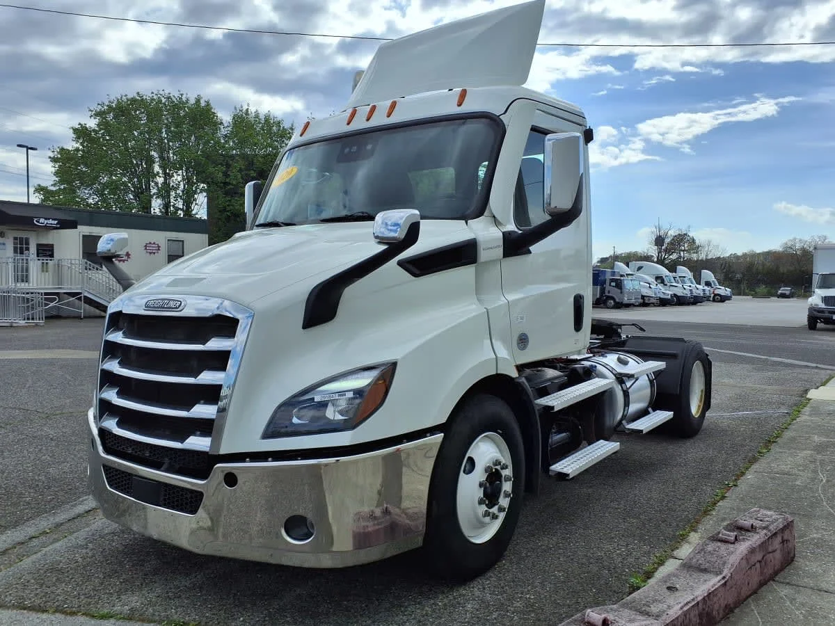 2020 Freightliner Cascadia in Knoxville, TN