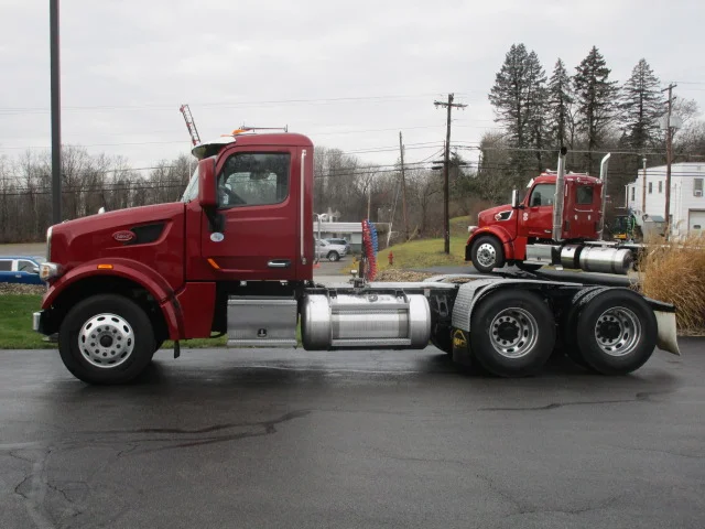 2020 Peterbilt 567 - image 2